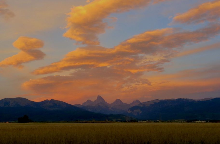  Beautiful sunsets with the Tetons behind us and the glorious sunset in front of us