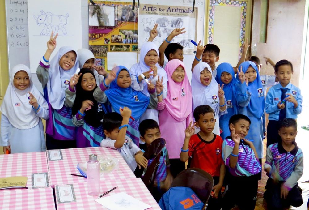 We took a day off and visited a local Malaysian school and did an Arts for Animals presentation