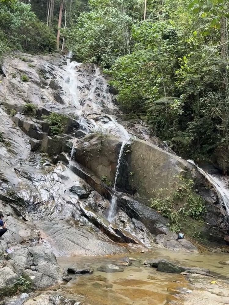 Always interested in nature, we visited this waterfall just outside of Kuala Lumpur